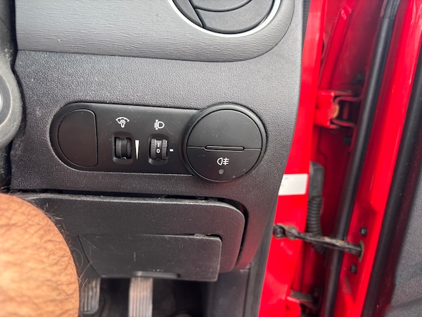 Used Hyundai i10 2012 for sale - 75525666: Photo 15