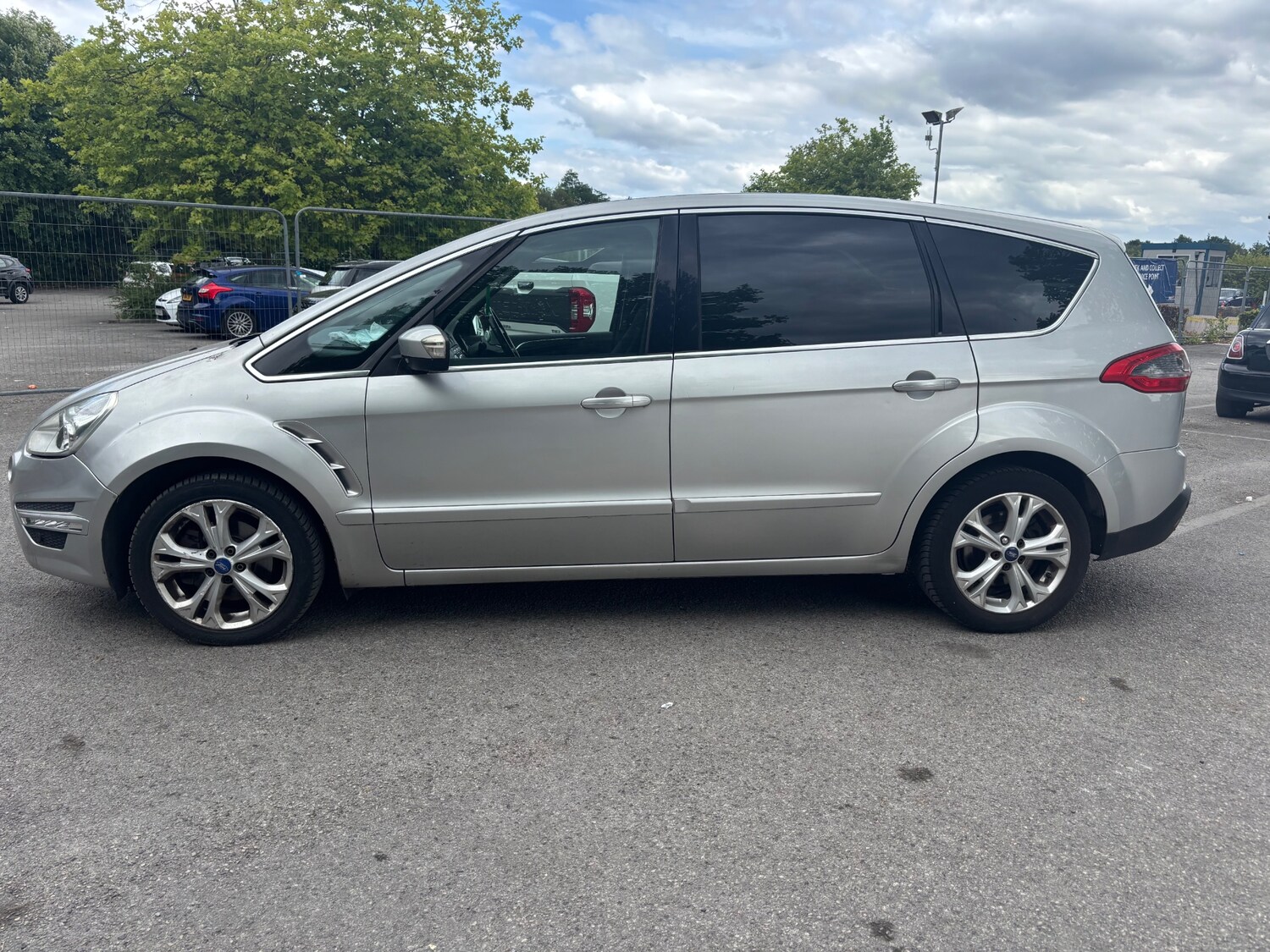 Used Ford S-Max 2014 for sale - 77357572: Photo 6