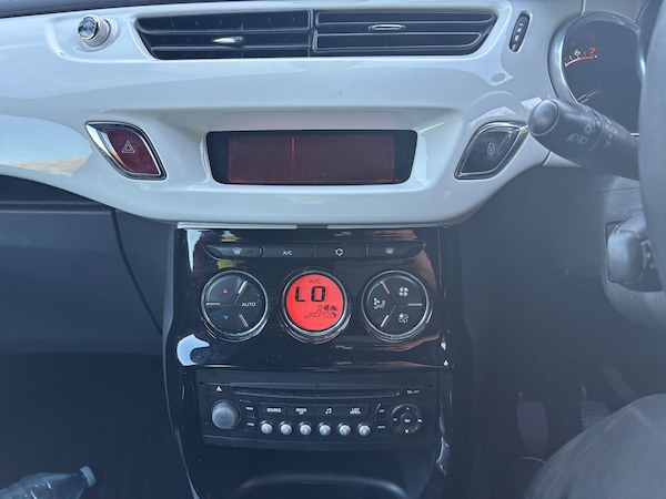 Used Citroen DS3 2010 for sale - 75613765: Photo 11