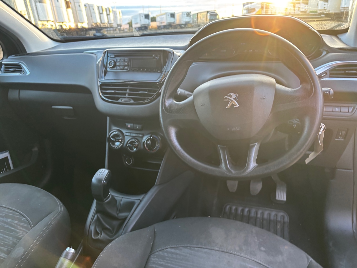 Used Peugeot 208 2012 for sale - 75630000: Photo 12