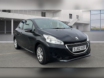 Peugeot - 208