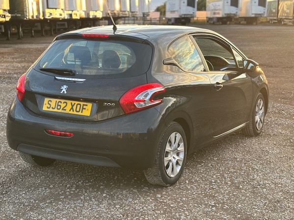 Used Peugeot 208 2012 for sale - 75630000: Photo 3