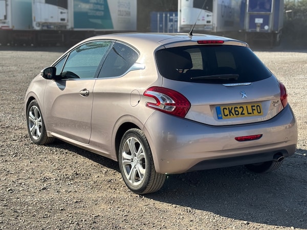 Used Peugeot 208 2012 for sale - 75525558: Photo 5