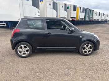 Used Suzuki Swift 2006 for sale - 76177683: Photo 2