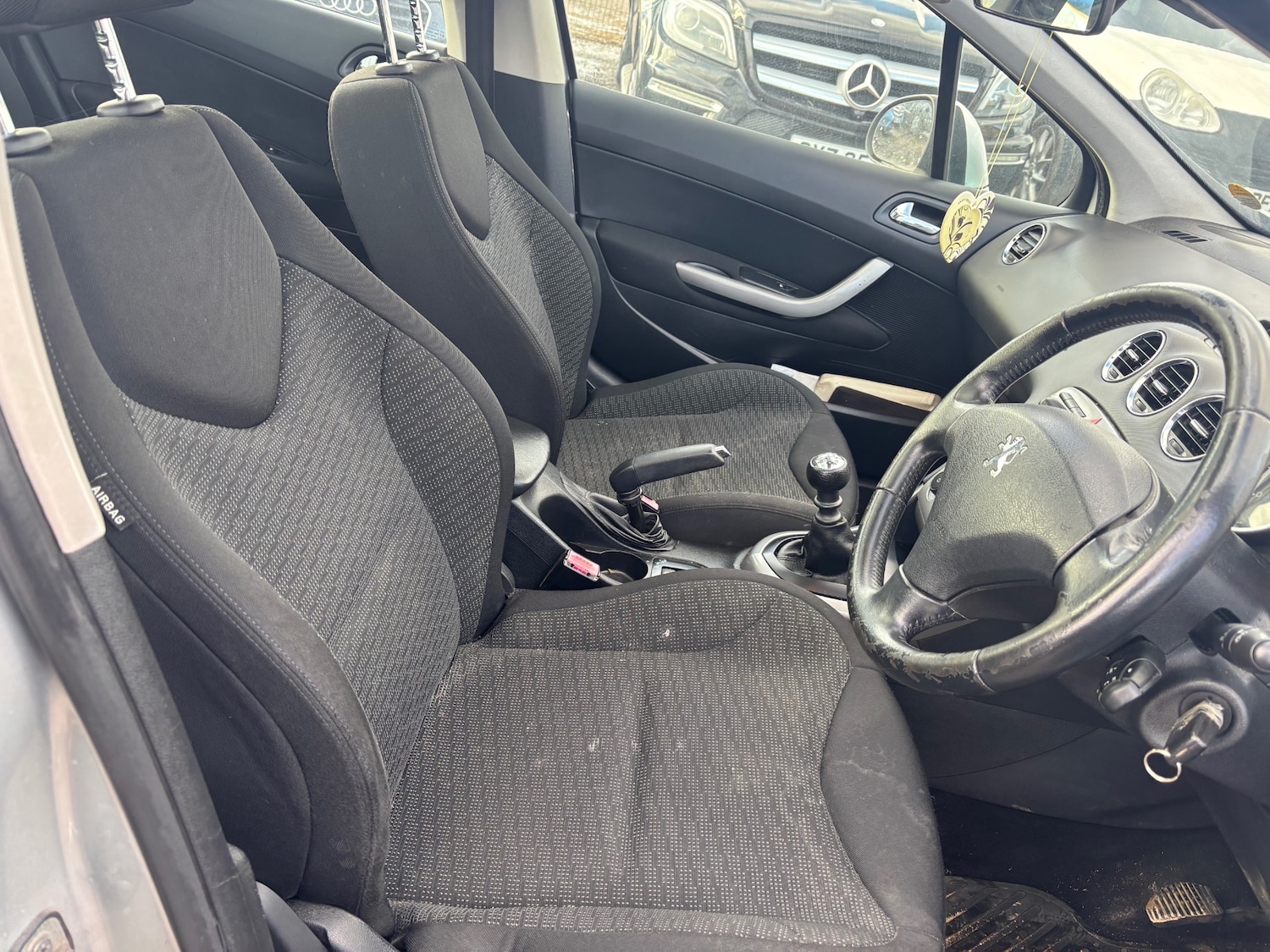 Used Peugeot 308 2010 for sale - 76625773: Photo 9