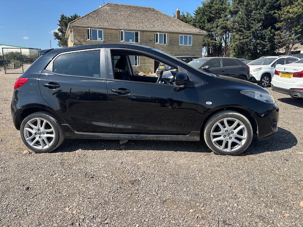 Used Mazda Mazda2 2013 for sale - 75529502: Photo 2
