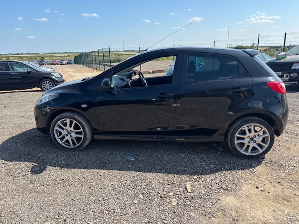 Used Mazda Mazda2 2013 for sale - 75529502: Photo 6