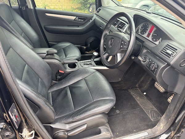 Used Mercedes-Benz B Class 2010 for sale - 75701291: Photo 11