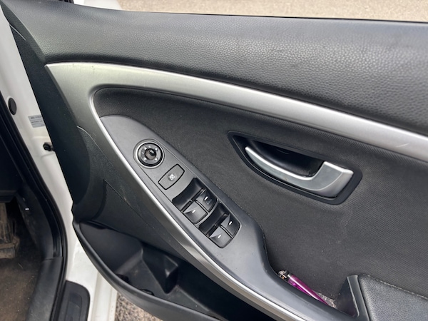 Used Hyundai i30 2012 for sale - 75613782: Photo 19