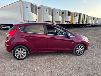 Used Ford Fiesta 2010 for sale - 75746839: Photo