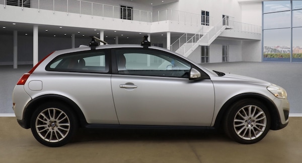 Used Volvo C30 2011 for sale - 75525102: Photo 2