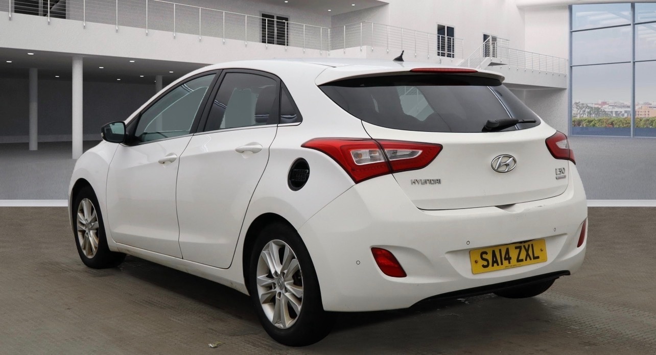 Used Hyundai i30 2014 for sale - 76940149: Photo 3