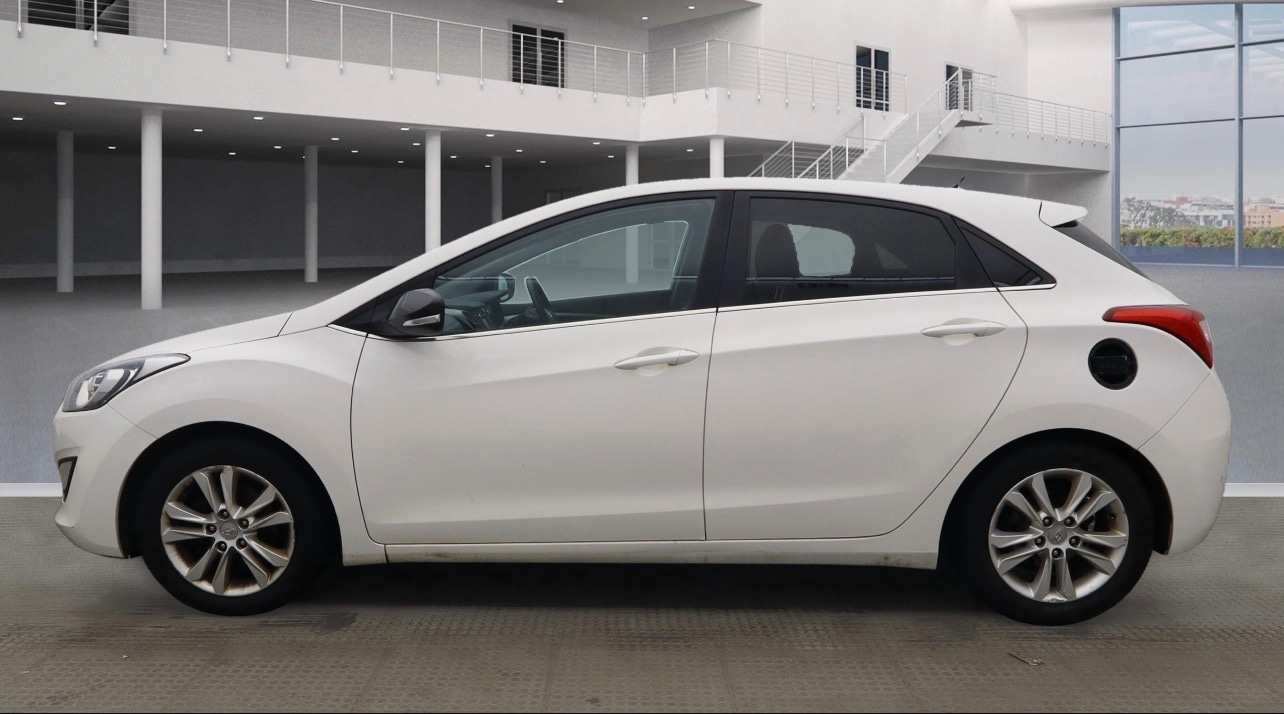 Used Hyundai i30 2014 for sale - 76940149: Photo 6