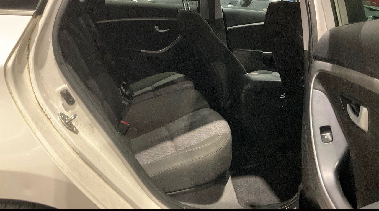 Used Hyundai i30 2014 for sale - 76940149: Photo 8