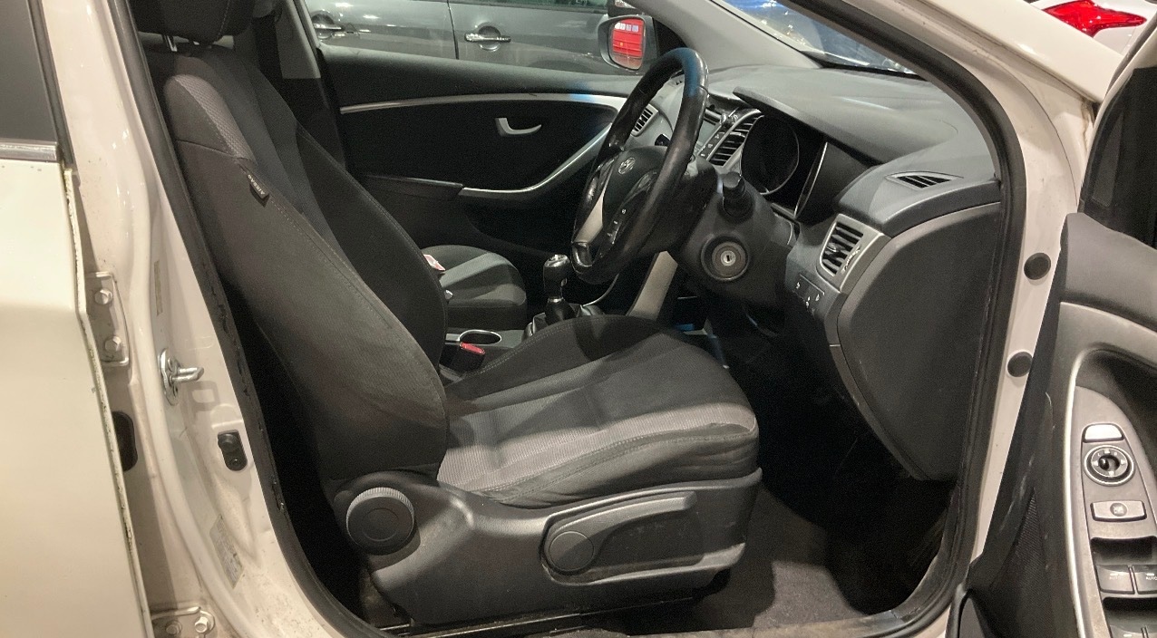 Used Hyundai i30 2014 for sale - 76940149: Photo 9