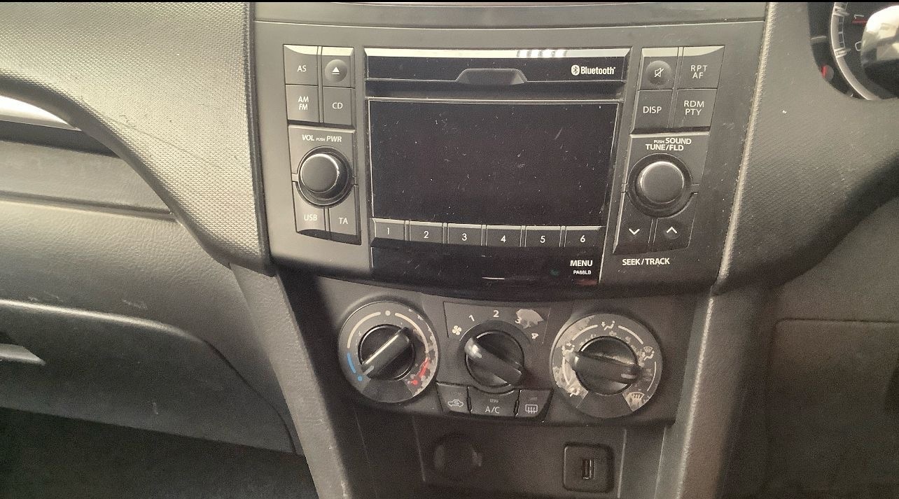 Used Suzuki Swift 2013 for sale - 76319382: Photo 11