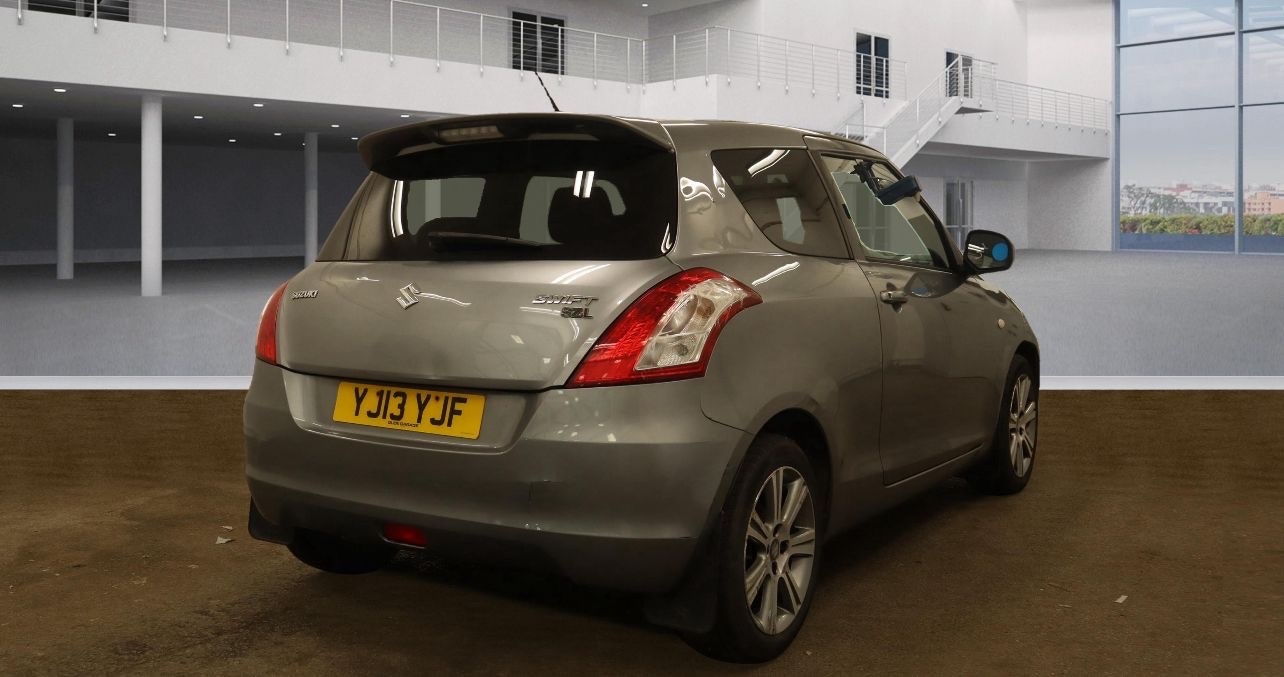 Used Suzuki Swift 2013 for sale - 76319382: Photo 2