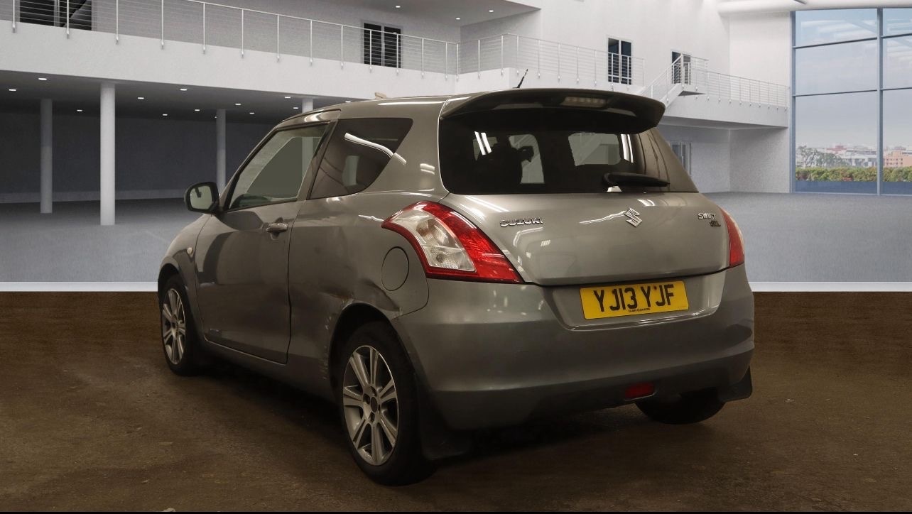 Used Suzuki Swift 2013 for sale - 76319382: Photo 4