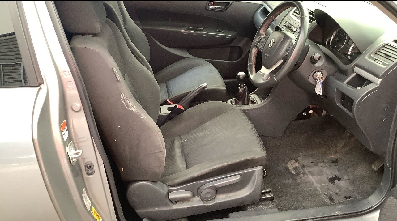 Used Suzuki Swift 2013 for sale - 76319382: Photo 9