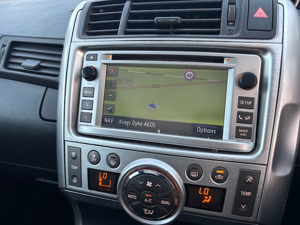 Used Toyota Verso 2012 for sale - 75521447: Photo 11