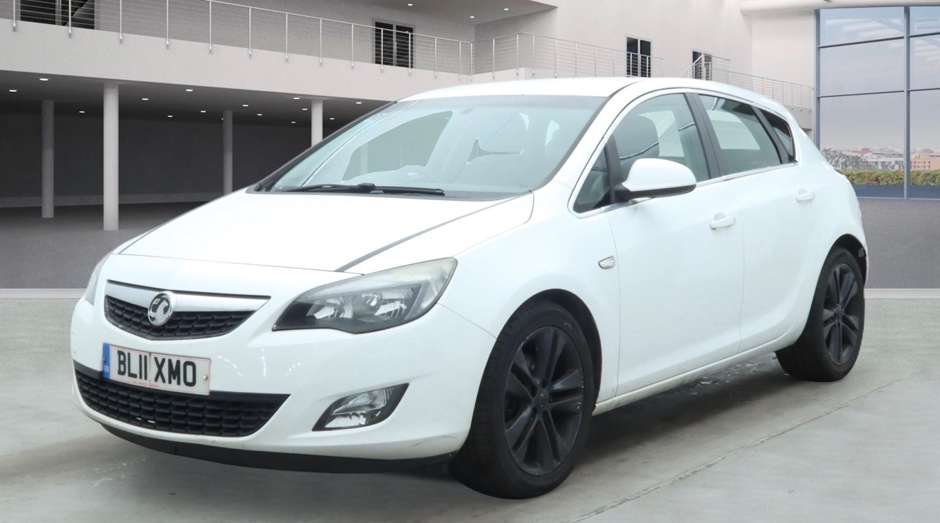 Used Vauxhall Astra 2011 for sale - 77578402: Photo 2