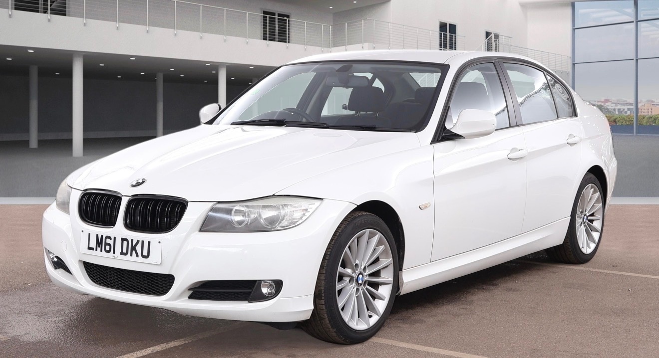 Used BMW 3 Series 2011 for sale - 77543386: Photo 2