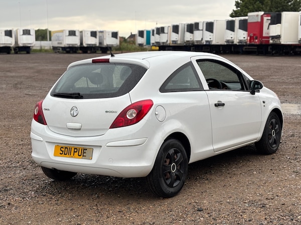 Used Vauxhall Corsa 2011 for sale - 75612792: Photo 3
