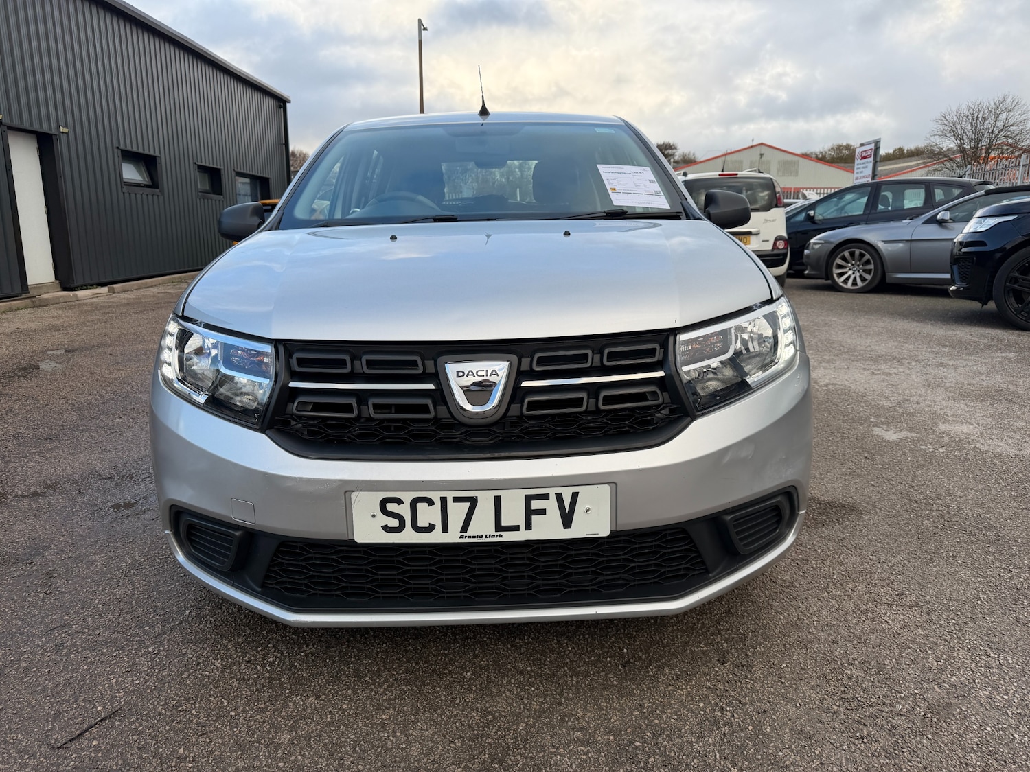 Used Dacia Sandero 2017 for sale - 76548068: Photo 2