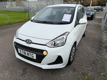 Used Hyundai i10 2018 for sale - 76185757: Photo 2