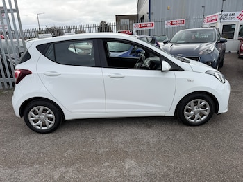 Used Hyundai i10 2018 for sale - 76185757: Photo 4