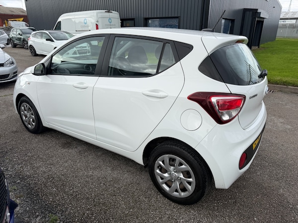 Used Hyundai i10 2018 for sale - 76185757: Photo 7