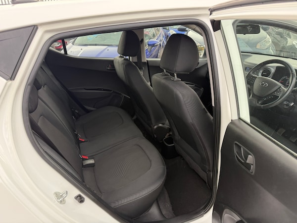 Used Hyundai i10 2018 for sale - 76185757: Photo 9