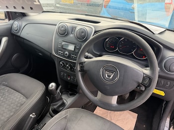 Used Dacia Sandero 2015 for sale - 77721610: Photo