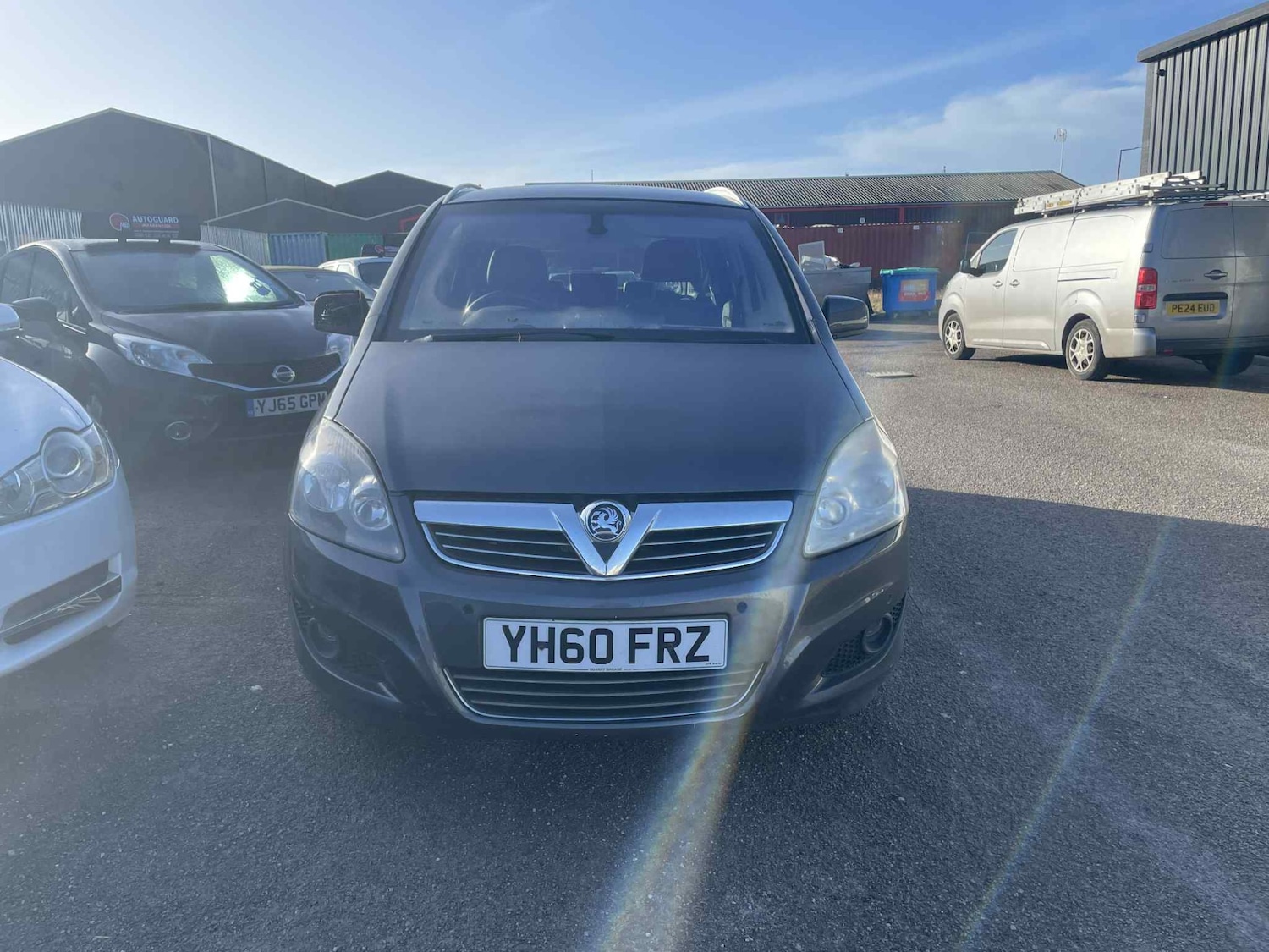 Used Vauxhall Zafira 2010 for sale - 77350402: Photo 2