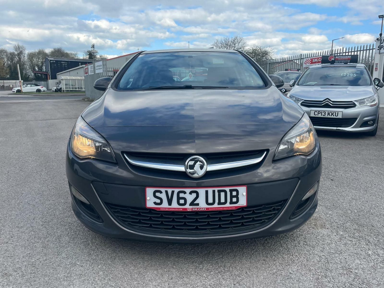 Used Vauxhall Astra 2012 for sale - 78199047: Photo 2