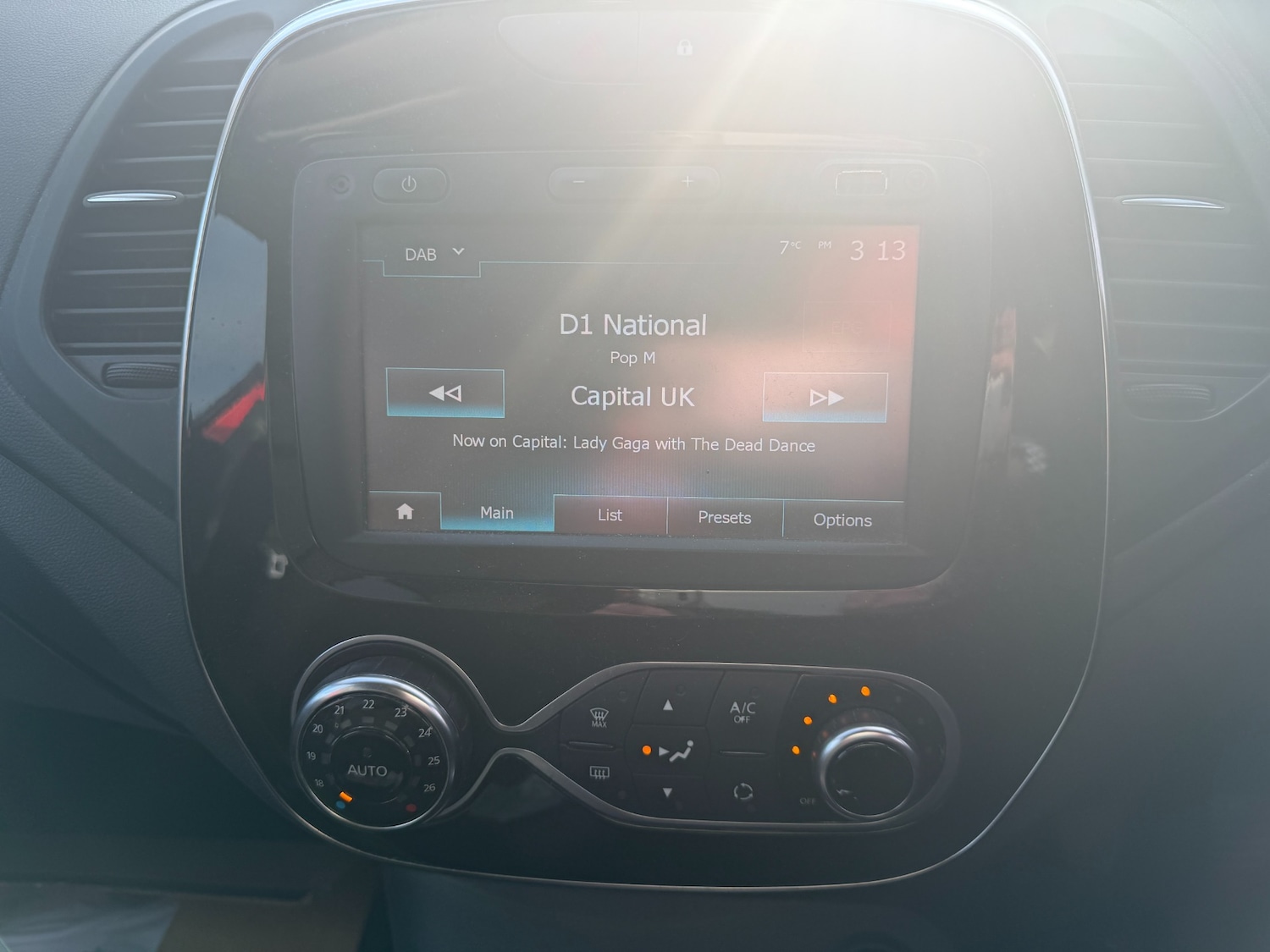 Used Renault Captur 2017 for sale - 77385557: Photo 11