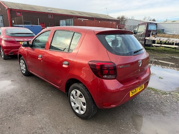 Used Dacia Sandero 2017 for sale - 76526146: Photo