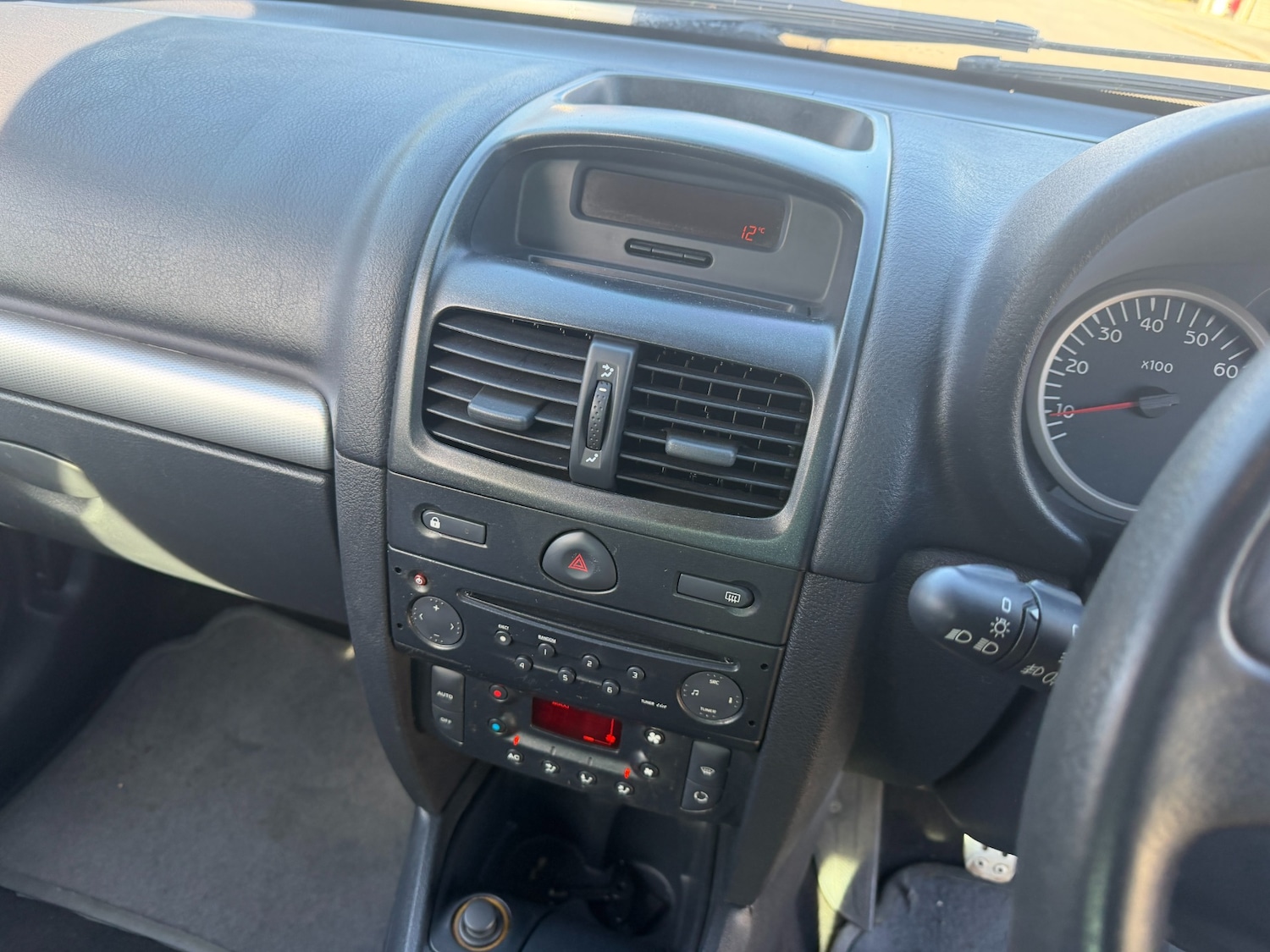 Used Renault Clio 2002 for sale - 76379091: Photo 10