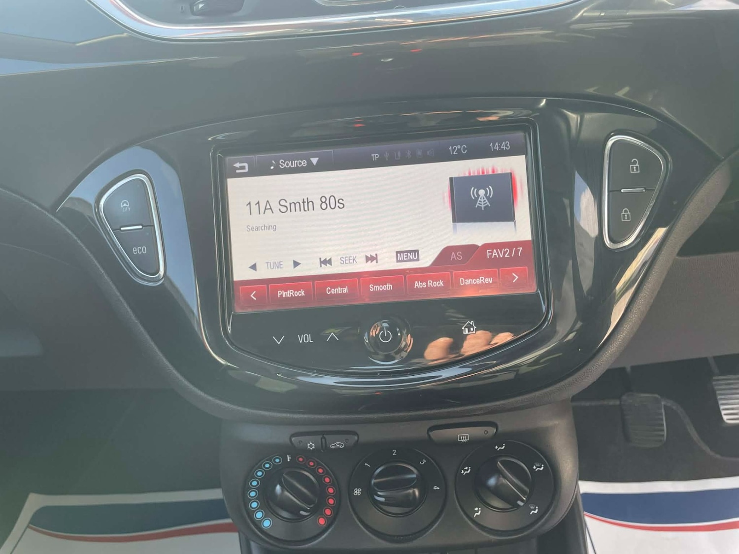 Used Vauxhall Corsa 2015 for sale - 78041922: Photo 6