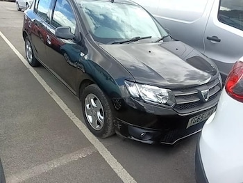 Used Dacia Sandero 2015 for sale - 76357007: Photo