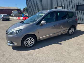 Used Renault Grand Scenic 2015 for sale - 74683934: Photo