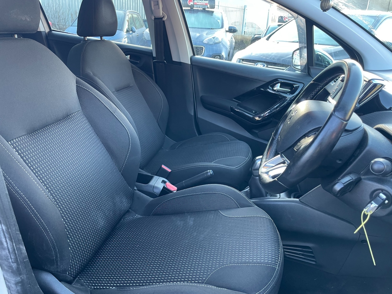 Used Peugeot 208 2016 for sale - 77189440: Photo 4