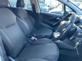 Used Peugeot 208 2016 for sale - 77189440: Photo