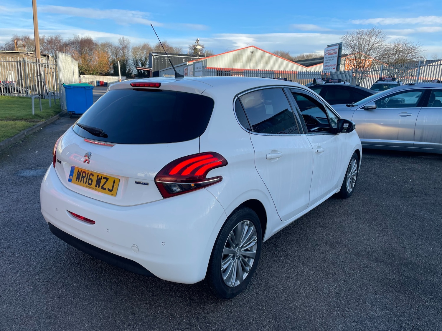 Used Peugeot 208 2016 for sale - 77189440: Photo 8