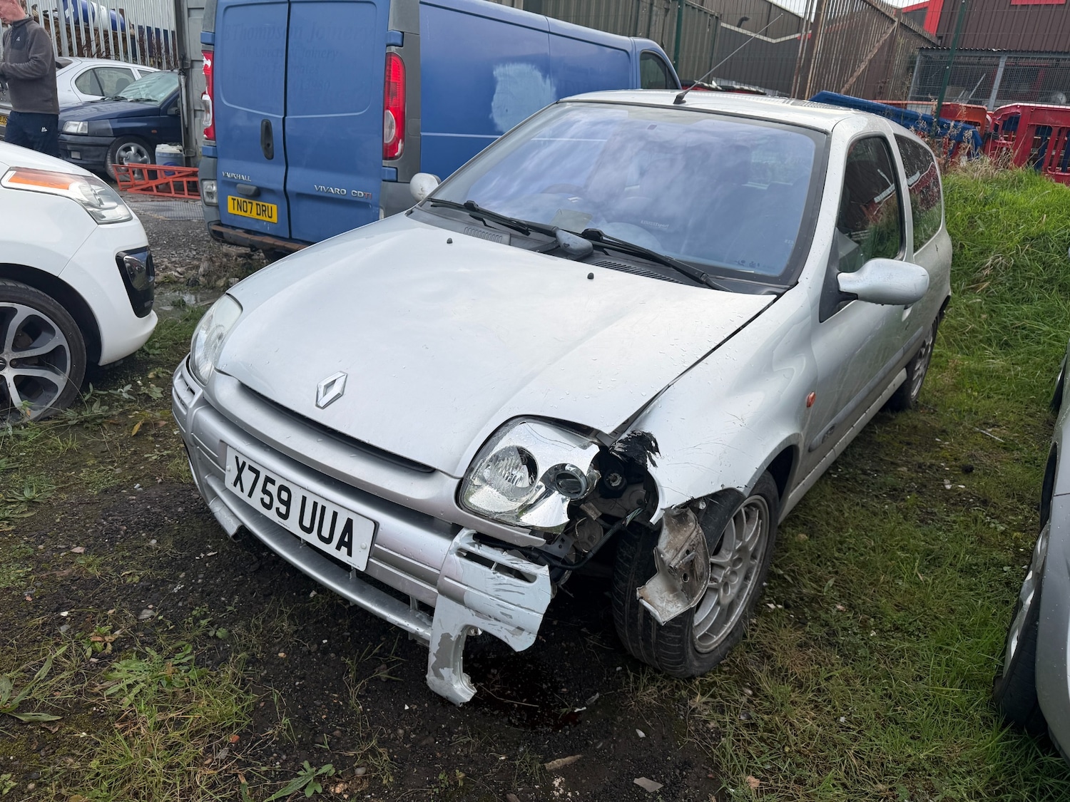 Used Renault Clio 2001 for sale - 76483302: Photo 3