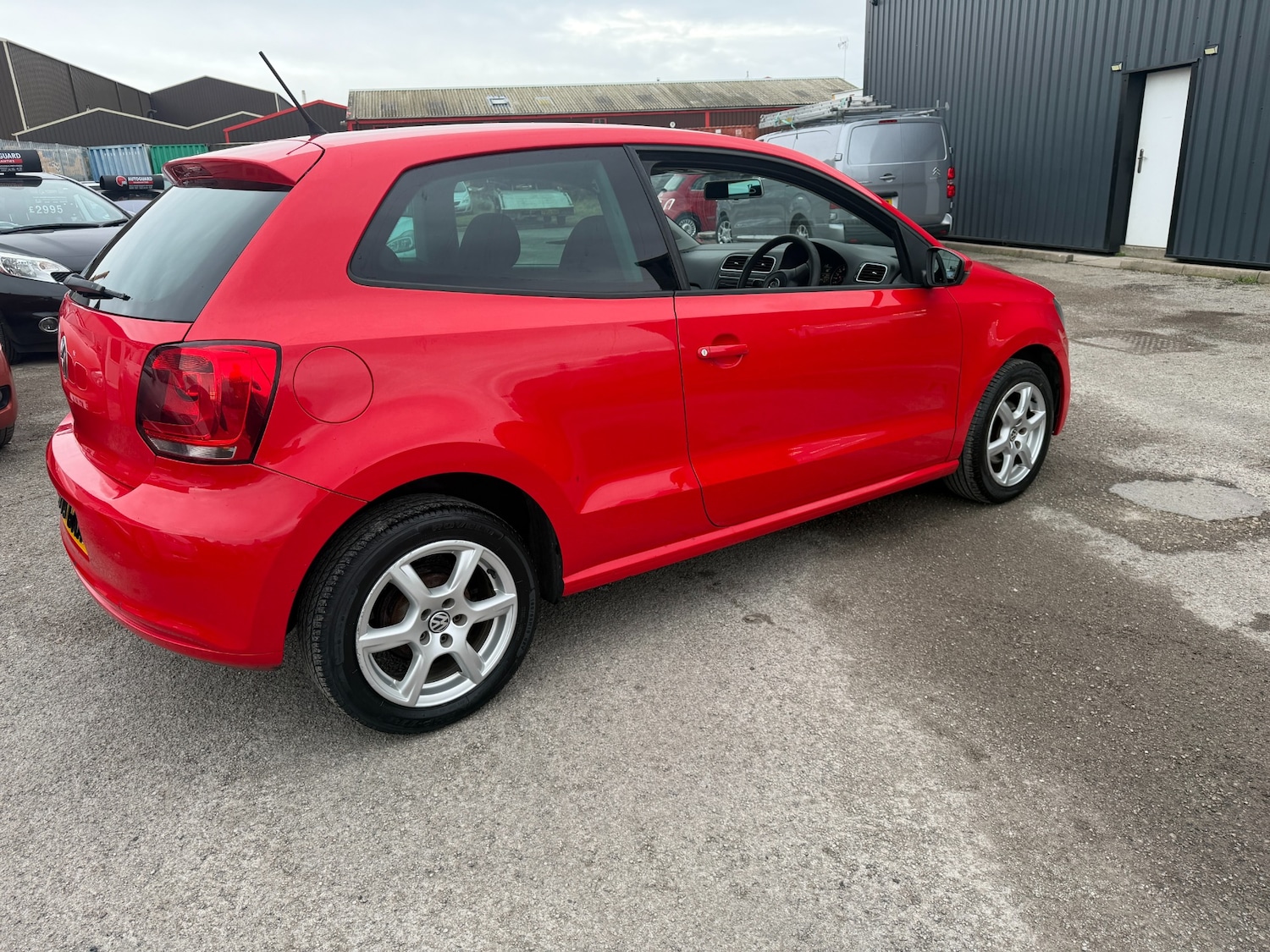 Used Volkswagen Polo 2010 for sale - 77536412: Photo 5