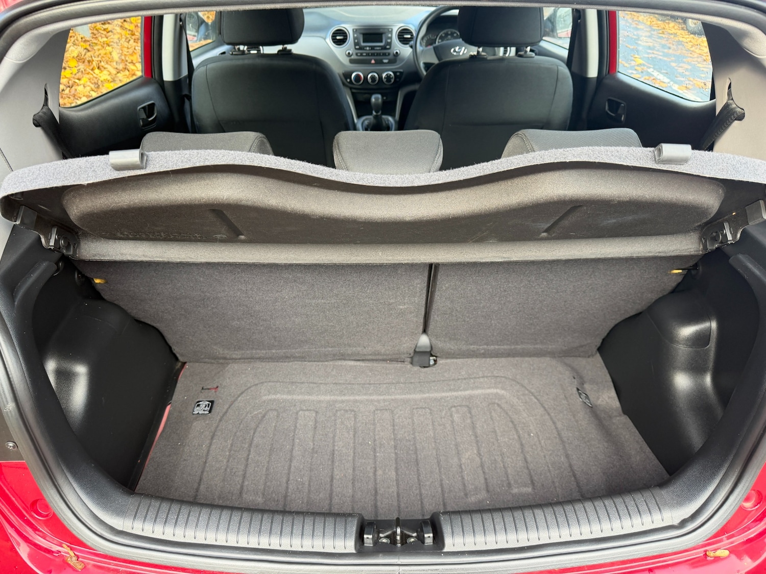 Used Hyundai i10 2018 for sale - 76343943: Photo 9