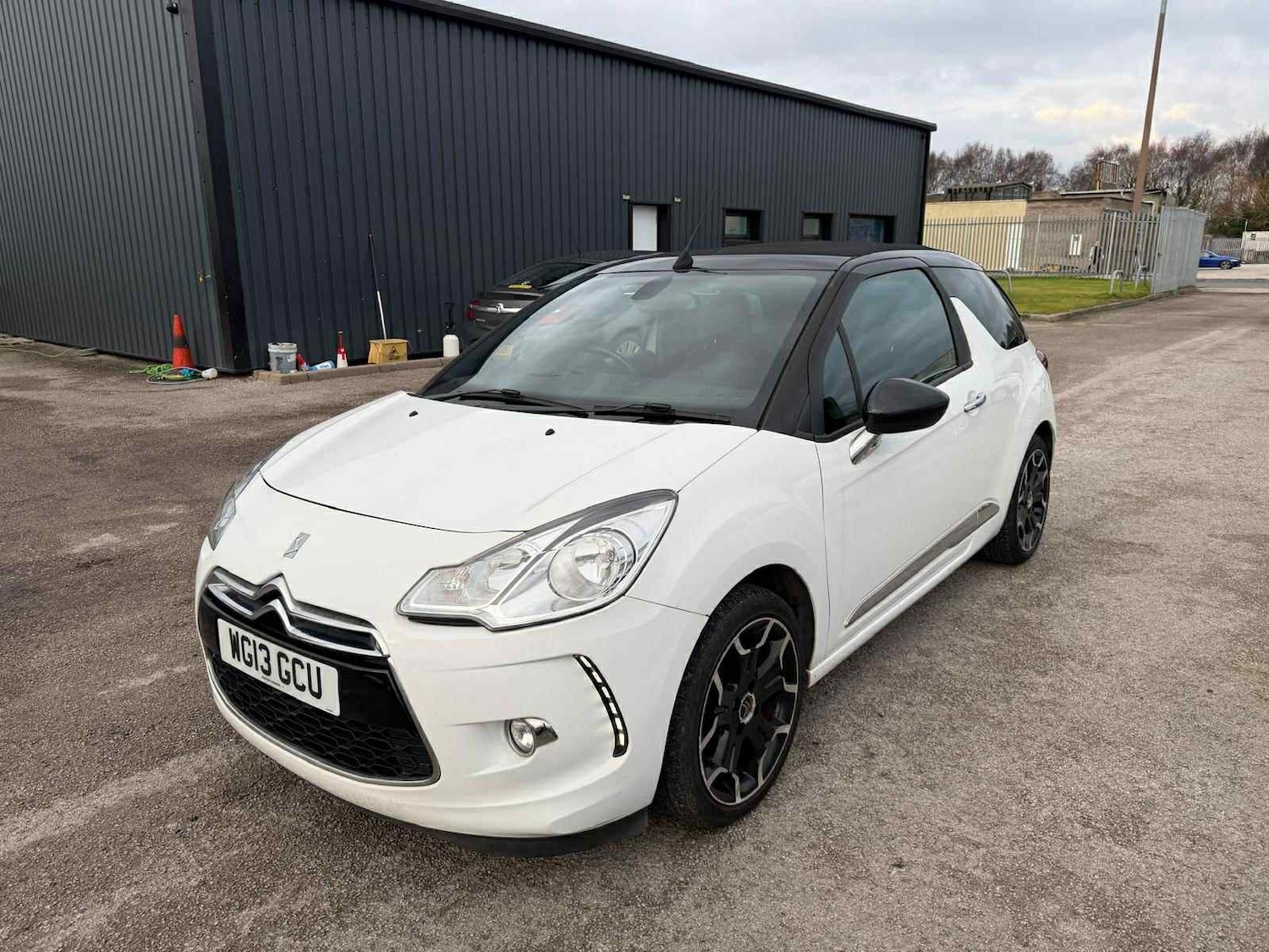Used Citroen DS3 2013 for sale - 77311457: Photo 3