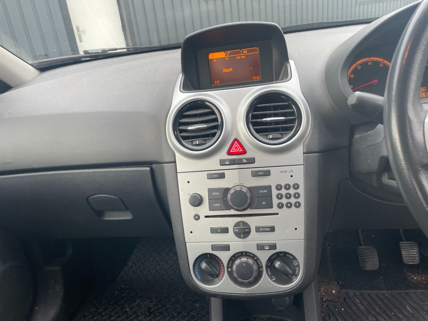 Used Vauxhall Corsa 2013 for sale - 76736725: Photo 6