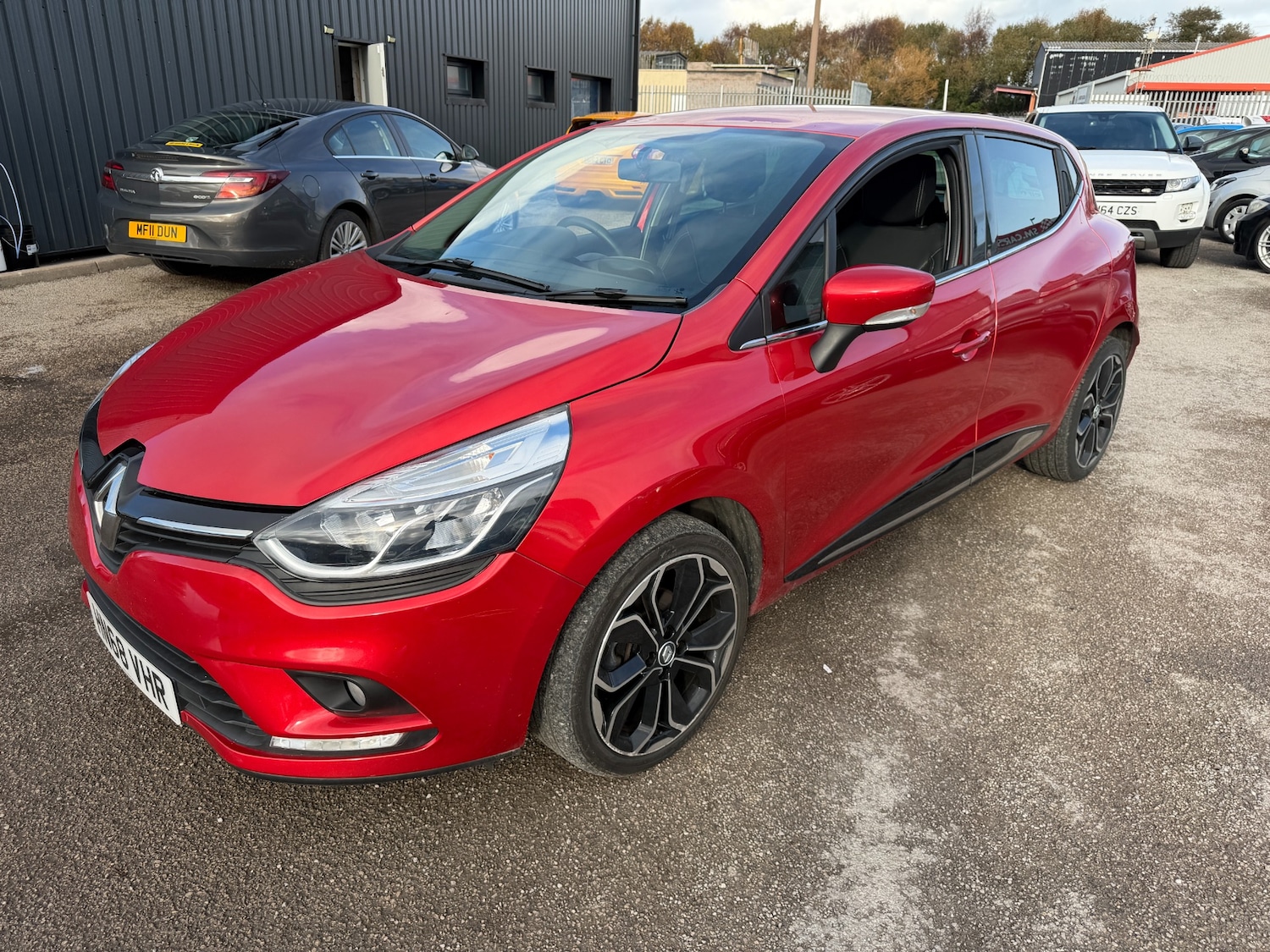 Used Renault Clio 2018 for sale - 76334190: Photo 1